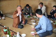 風が強かったのでL中島が建てた小屋で行いました