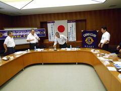 閉会のゴング