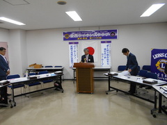 開会のゴング