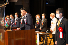 閉会のゴングは山岡会長代理Ｌ山岸