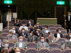 開始を待つクラブ員