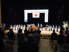 地区ガバナーへ花束贈呈