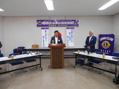 開会のゴング