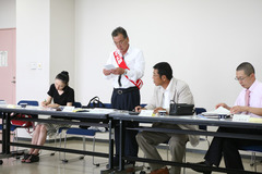 例会を盛り上げるテール･ツィスターのＬ野田幸雄