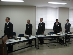 ﾗｲｵﾝｽﾞｸﾗﾌﾞの歌斉唱