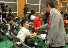 お子さんも講師の話術の上手さにノリノリに！