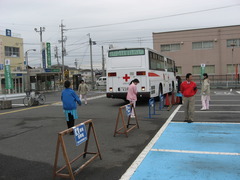 移動献血車到着