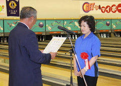 愛西ボウリング協会会長へ感謝状贈呈
