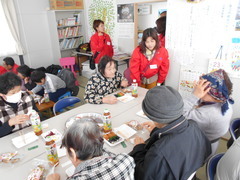 仮設住宅の暮らしを聴くL市川和也の奥様