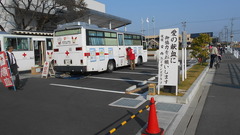 今回は文化会館前の駐車場で行いました