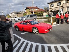 フェラーリでパレードに参加　1Z・ZCL服部久博