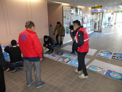 文化会館展示準備中