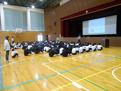 対象は佐屋中学校1年生です