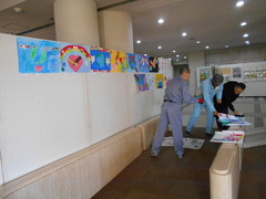 佐織公民館に展示準備中③