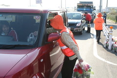 愛西市女性交通安全友の会の協力も得ました